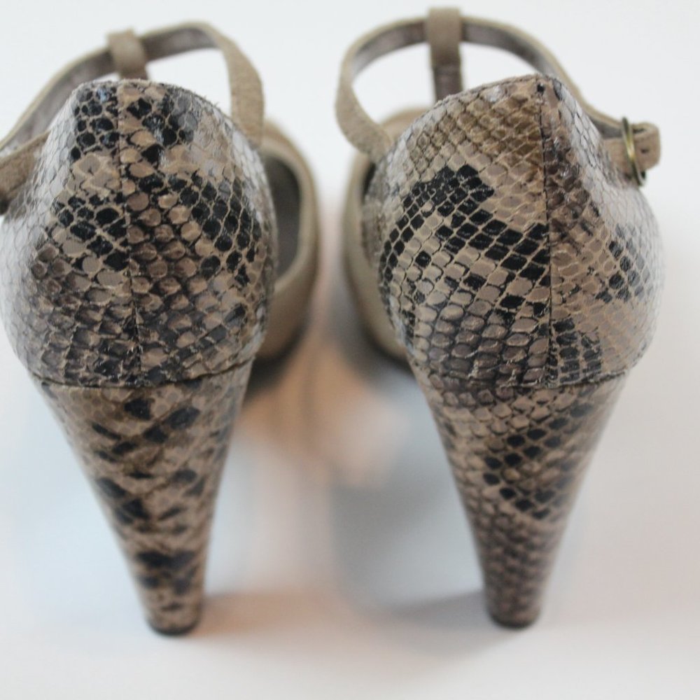 Seychelles Heritage Snake Print Leather Bow Peep Toe Heels Womens Shoe Size 6 - Picture 4 of 9